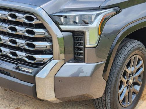 2025 Toyota Tundra Hybrid Platinum