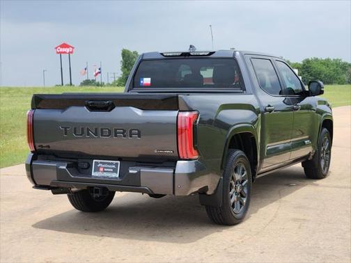 2025 Toyota Tundra Hybrid Platinum