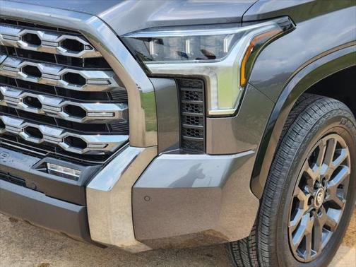 2025 Toyota Tundra Hybrid Platinum