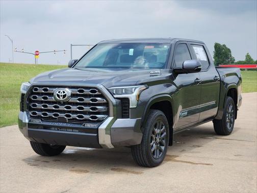 2025 Toyota Tundra Hybrid Platinum