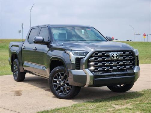 2025 Toyota Tundra Hybrid Platinum