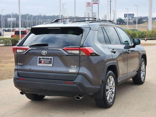 2022 Toyota RAV4 XLE Premium