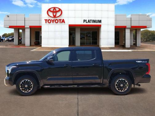 Midnight Black Metallic 2022 Toyota Tundra SR5