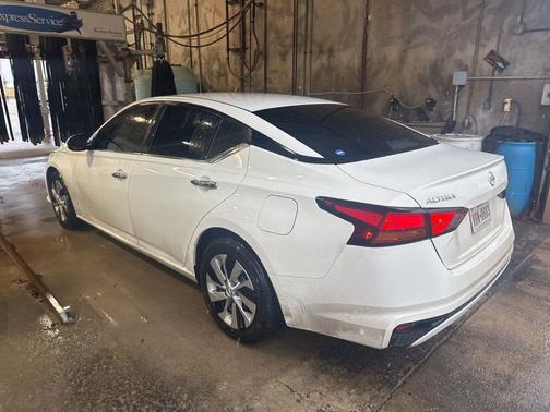 2022 Nissan Altima S FWD