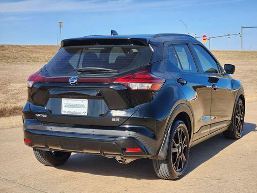 2021 Nissan Kicks SR
