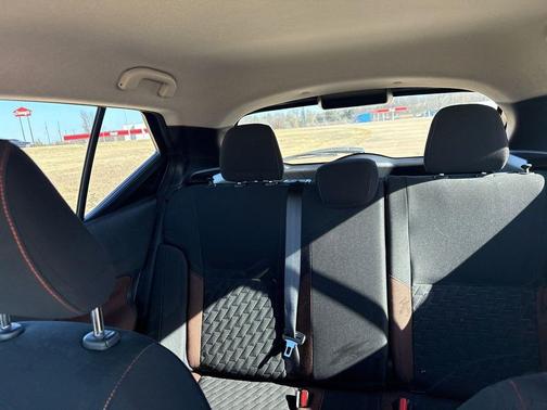 2021 Nissan Kicks SR