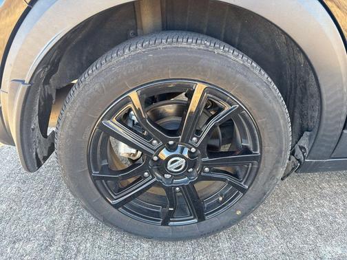 2021 Nissan Kicks SR