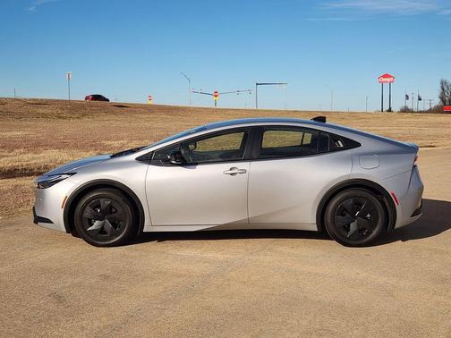 2026 Toyota Prius LE