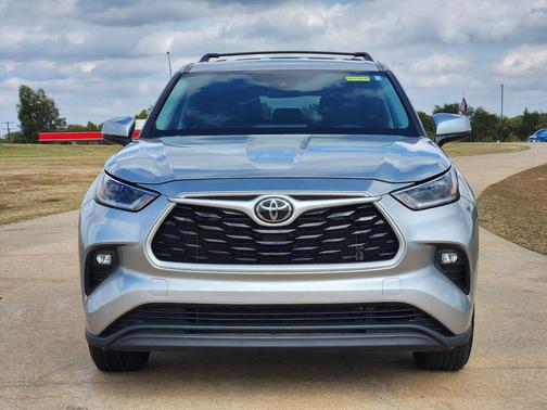 2021 Toyota Highlander LE