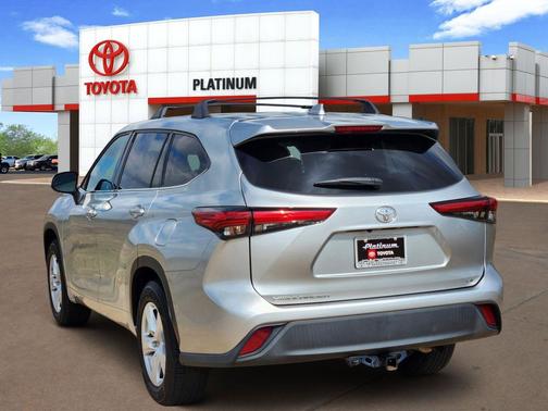 2021 Toyota Highlander LE