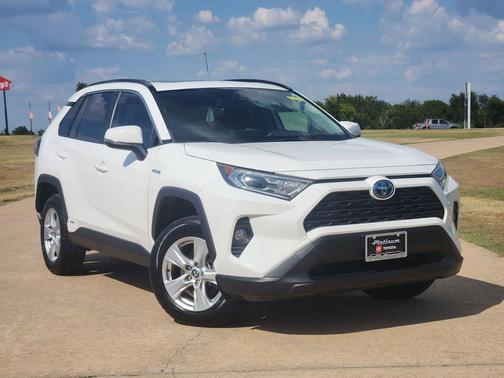 2020 Toyota RAV4 Hybrid XLE