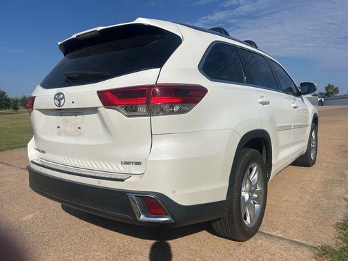 2017 Toyota Highlander Limited