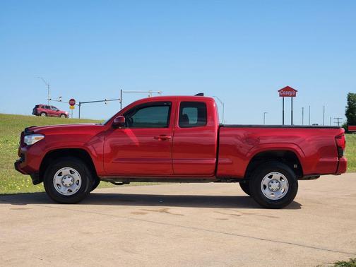 Barcelona Red Metallic 2018 Toyota Tacoma SR