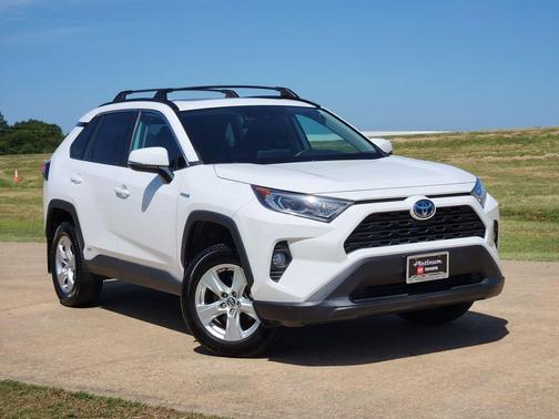 2020 Toyota RAV4 Hybrid XLE