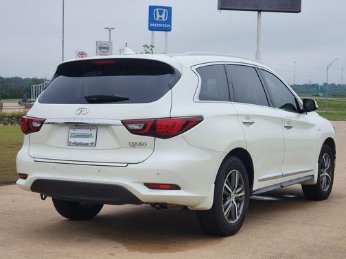 Majestic White 2019 INFINITI QX60 Luxe
