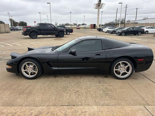 2001 Chevrolet Corvette Base