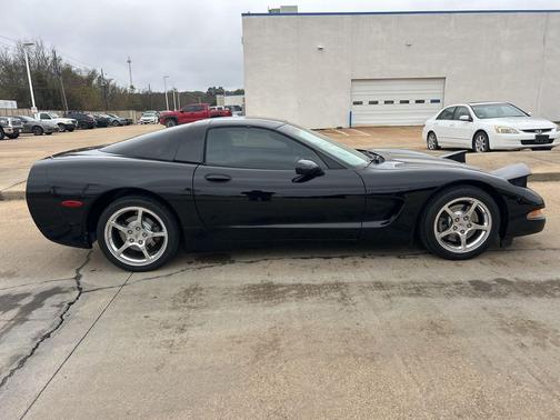2001 Chevrolet Corvette Base