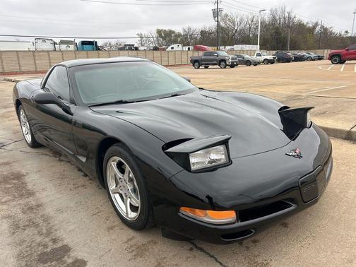 2001 Chevrolet Corvette Base