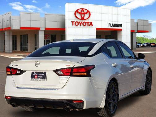 2023 Nissan Altima SR VC-Turbo FWD