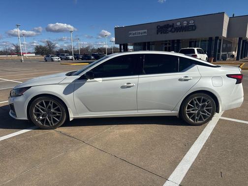 2023 Nissan Altima SR VC-Turbo FWD