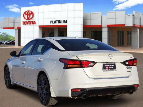 2023 Nissan Altima SR VC-Turbo FWD