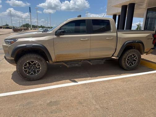Sand Dune Metallic 2024 Chevrolet Colorado ZR2