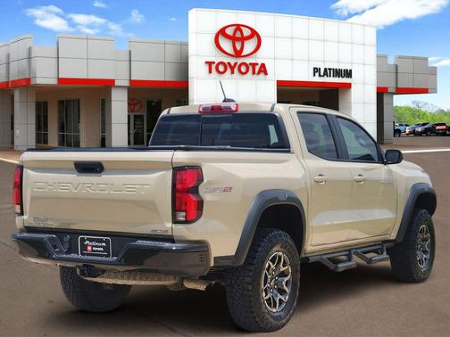 Sand Dune Metallic 2024 Chevrolet Colorado ZR2