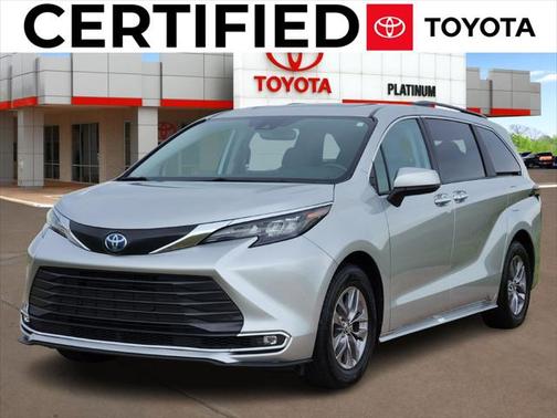 2024 Toyota Sienna XLE 8 Passenger