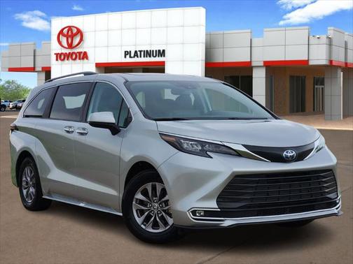 2024 Toyota Sienna XLE 8 Passenger