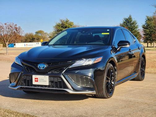 2024 Toyota Camry Hybrid SE
