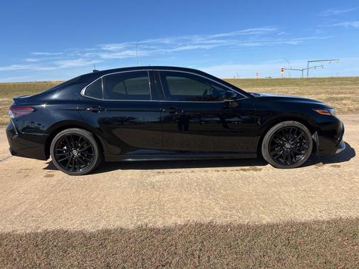 2024 Toyota Camry Hybrid SE