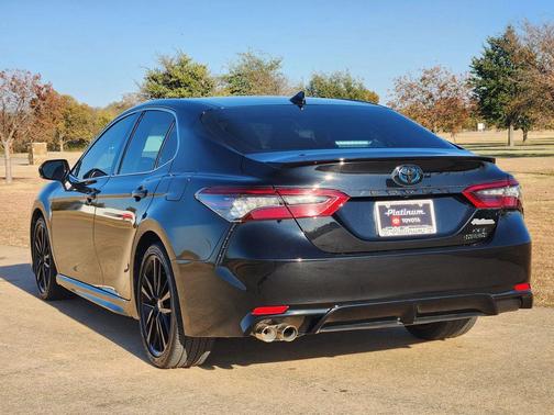2024 Toyota Camry Hybrid SE