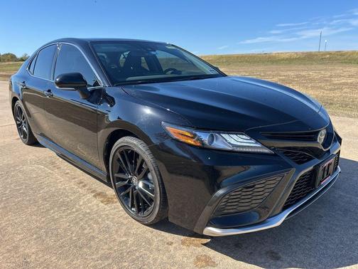 2024 Toyota Camry Hybrid SE