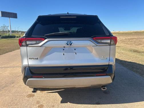 2022 Toyota RAV4 Hybrid SE