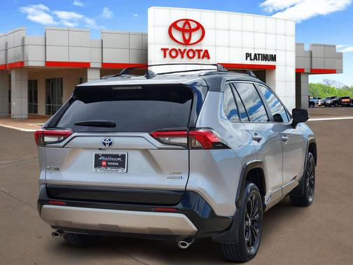 2022 Toyota RAV4 Hybrid SE