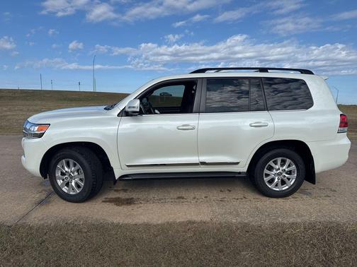 2021 Toyota Land Cruiser Base