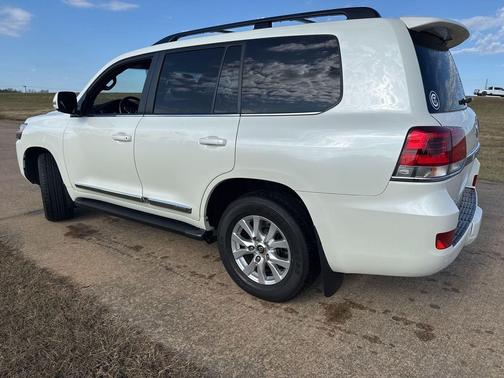 2021 Toyota Land Cruiser Base