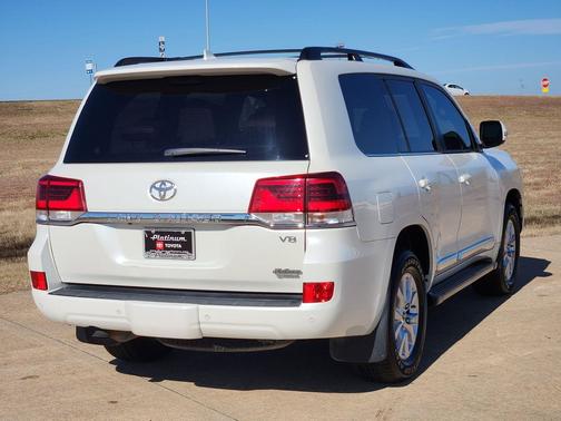 2021 Toyota Land Cruiser Base