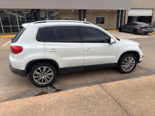 Pure White 2015 Volkswagen Tiguan Auto SE w/Appearance