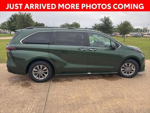 2024 Toyota Sienna XLE 7 Passenger