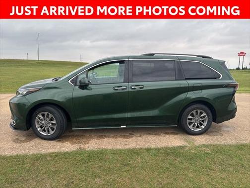 2024 Toyota Sienna XLE 7 Passenger