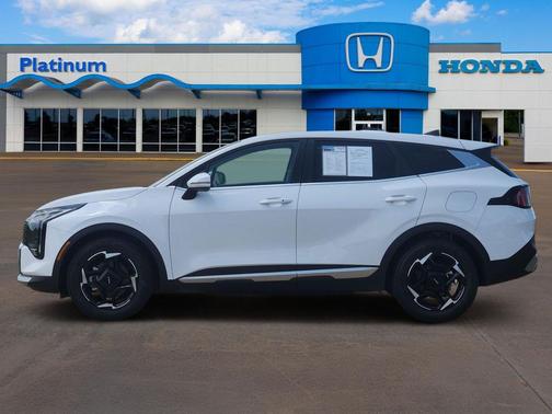 Glacial White Pearl 2026 Kia Sportage EX