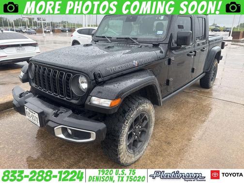 Black Clearcoat 2024 Jeep Gladiator Texas Trail
