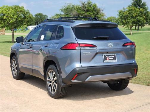 2025 Toyota Corolla Cross XLE