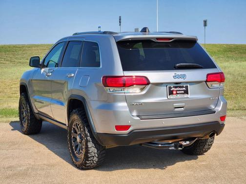 2020 Jeep Grand Cherokee Laredo