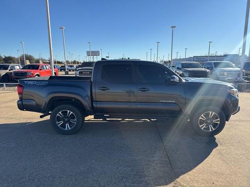 2018 Toyota Tacoma TRD Sport