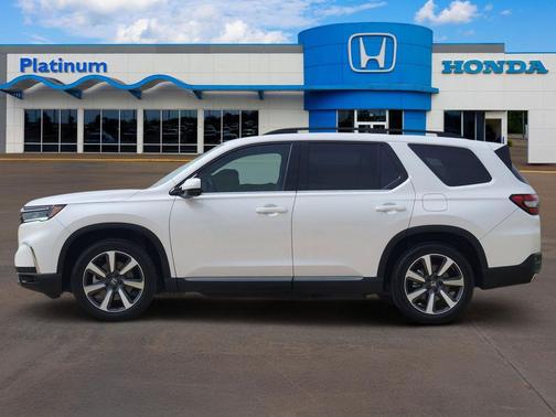 Platinum White Pearl 2023 Honda Pilot Touring 8-Passenger