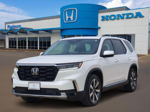 Platinum White Pearl 2023 Honda Pilot Touring 8-Passenger