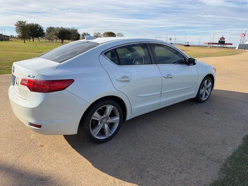 2014 Acura ILX 2.0L w/Premium Package