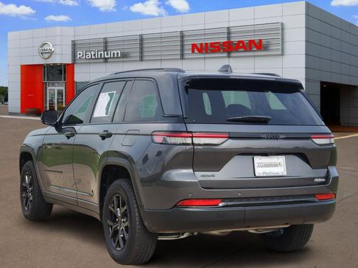 Baltic Gray Metallic Clearcoat 2025 Jeep Grand Cherokee Altitude